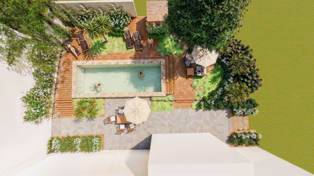 Aménagement jardin moderne avec piscine et terrasse bois Vue aérienne d'une piscine avec terrasse en bois, jardin luxuriant et personnes se relaxant au soleil.